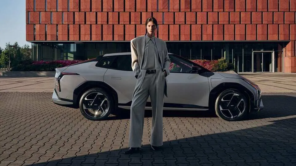 Kia EV4 interiör – rymlig elektrisk sedan