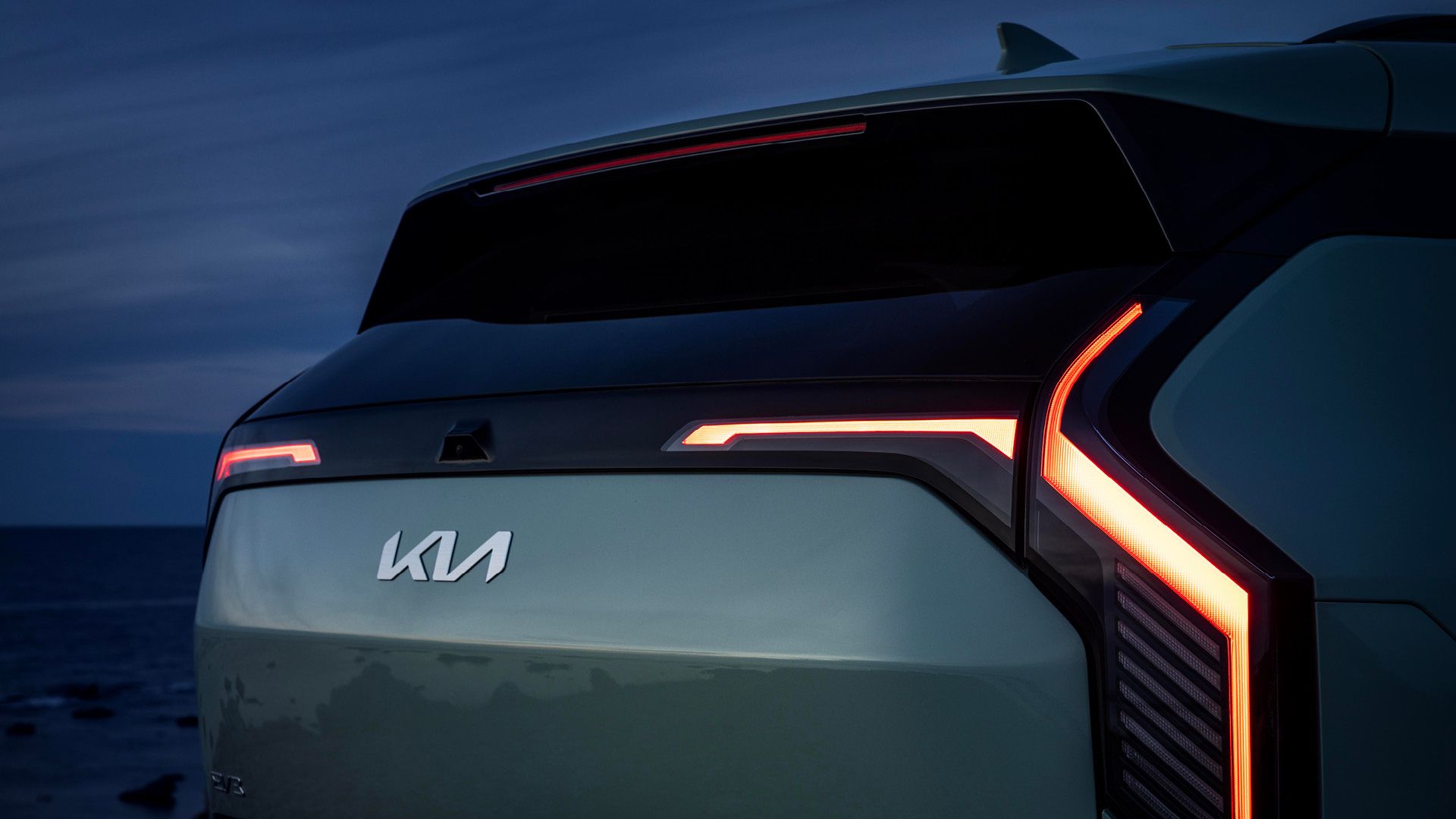 Kia Niro EV dubbla skärmar – digital instrumentpanel och infotainment