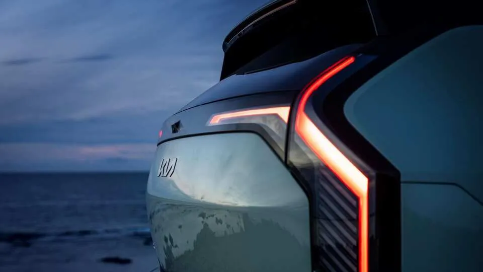 Kia EV3 interiör – rymlig kompakt familjebil