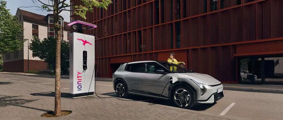 Kia EV4 snabbladdning – 10 till 80 procent på 29 minuter