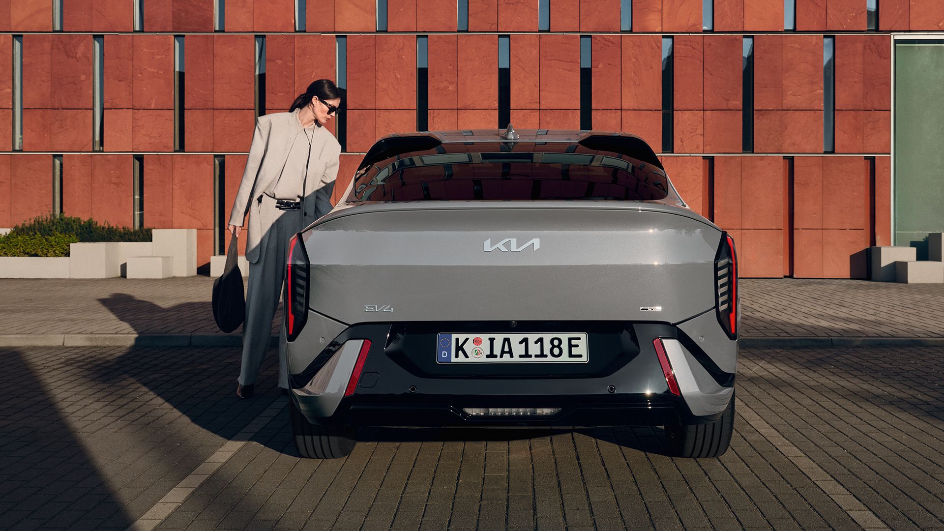 Kia EV4 bagageutrymme – elektrisk sedan med 490 liter