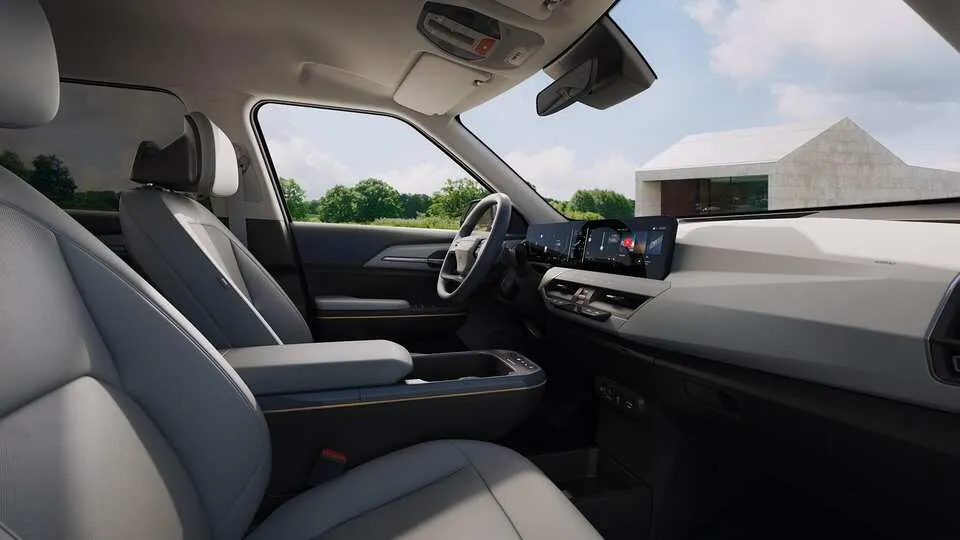 Kia EV5 interiör – rymlig familjebil med platt golv