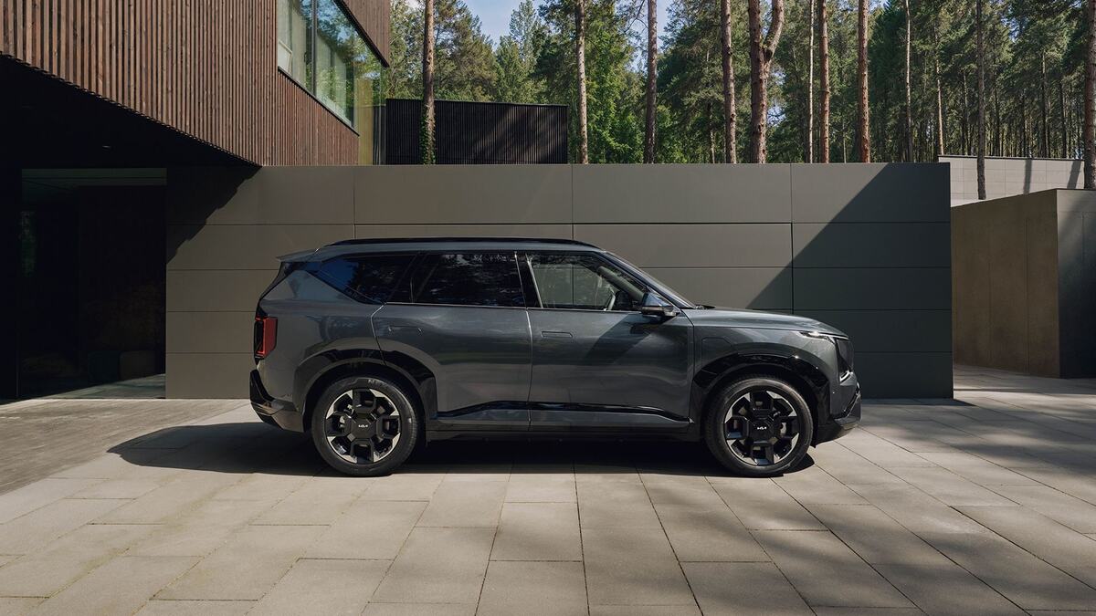 Elbil på öppen väg – räckvidd och batterikapacitet för elbilar 2025